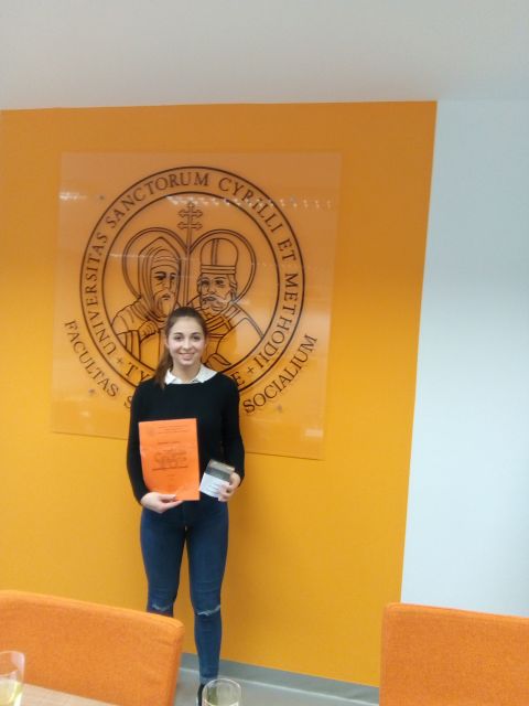 Julia Hanuliaková Júlia Hanuliaková