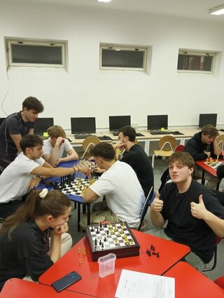 Turnaj v dáme a šachu