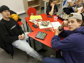 Turnaj v dáme a šachu