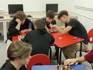 Turnaj v dáme a šachu