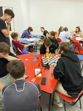 Turnaj v dáme a šachu