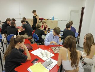 Turnaj v dáme a šachu