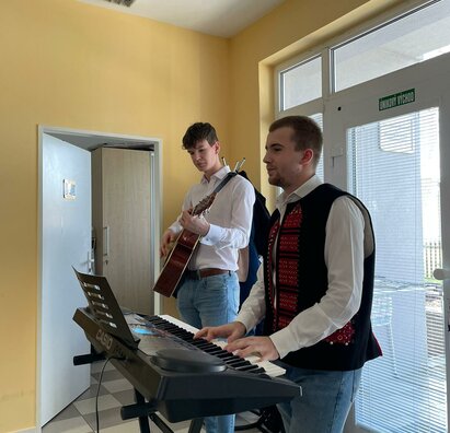 Študenti spríjemňujú voľný čas seniorom