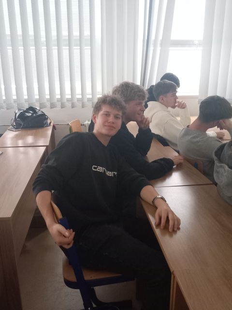 Prednáška o možnostiach štúdia na Akadémii ozbrojených síl